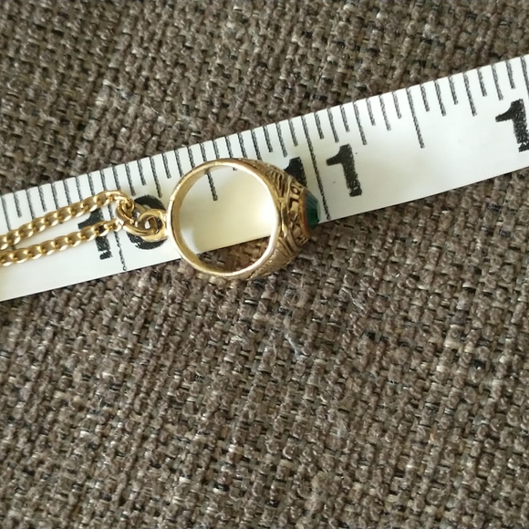 Vintage Class Ring Necklace - Picture 3 of 9